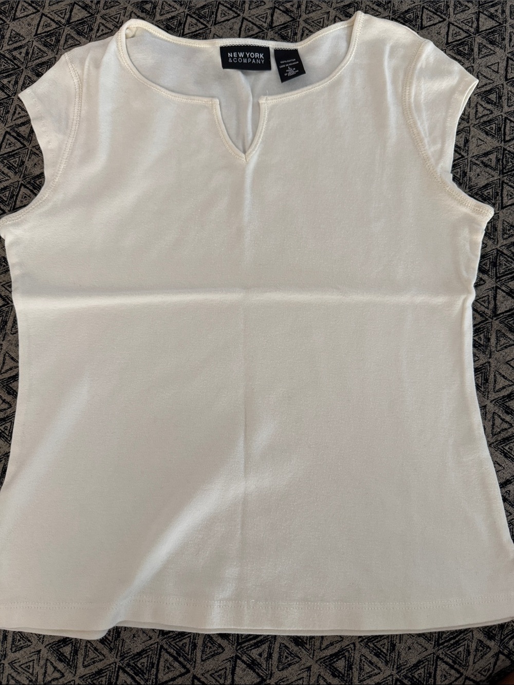 New York & Company Cream Cap Sleeve Notch Neck Tee